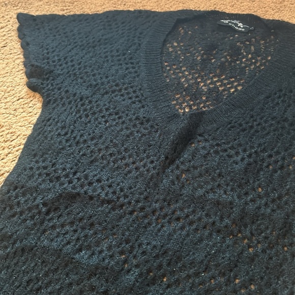 Sweater vest - Picture 3 of 3